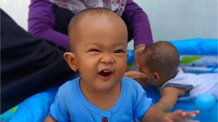 stimulasi sensomotorik anak, bermain air anak usia dini, manfaat water play, melatih motorik kasar toddler, PAUD IT Asy Syaffa 3