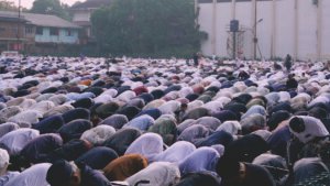 Larangan mendekati tempat shalat id ketika mampu tapi tidak berqurban